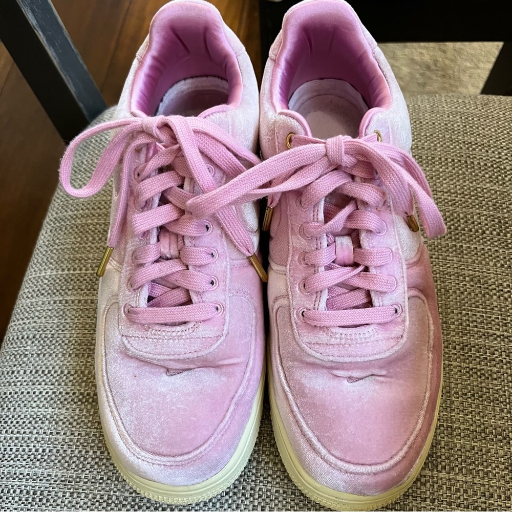 Nike Air Force 1 Low '07 Velour Pink Men’s Size 7.5/Women’s Size 9.